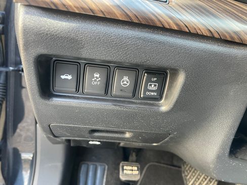 Used 2017 Nissan Maxima Platinum image 17