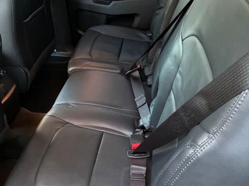 Used 2017 Ford Explorer XLT w/ Equipment Group 202A image 12