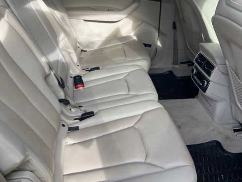 Used 2017 Audi Q7 3.0T Prestige image 6