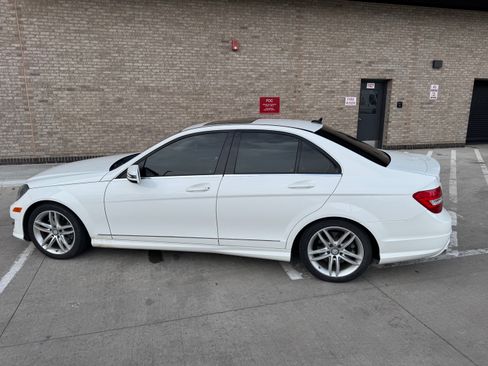 Used 2014 Mercedes-Benz C 300 4MATIC Sedan image 6