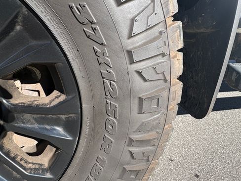 Used 2017 Ford F250 Lariat w/ Chrome Package image 8