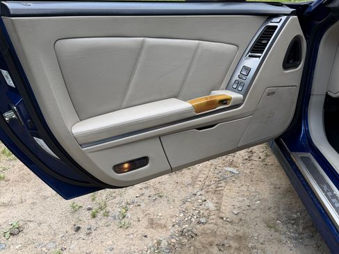 Used 2006 Cadillac XLR RWD image 22