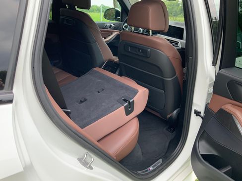 Used 2022 BMW X5 xDrive40i w/ M Sport Package AWD/4WD image 25