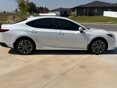 Used 2026 Toyota Camry XLE AWD/4WD image 8