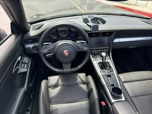 Used 2012 Porsche 911 Carrera RWD image 19