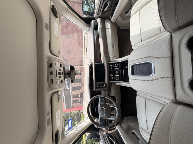 Used 2021 GMC Yukon Denali w/ Denali Premium Package RWD image 9