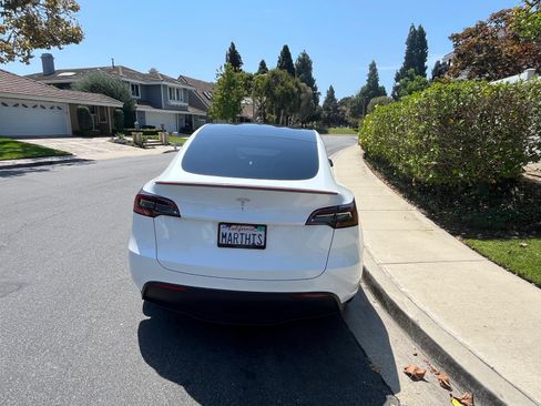 Used 2023 Tesla Model Y Long Range AWD/4WD image 11