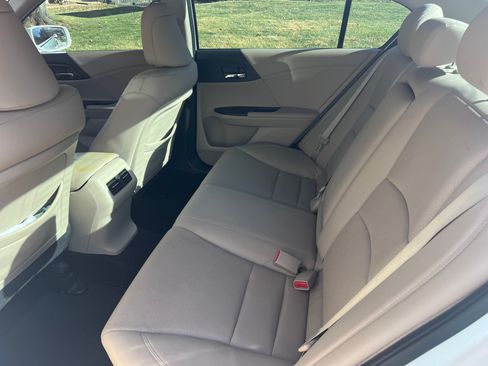 Used 2014 Honda Accord Touring image 9