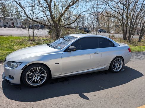 Used 2013 BMW 335i Convertible RWD image 5