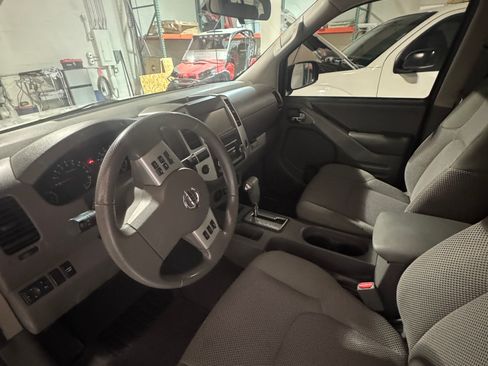 Used 2019 Nissan Frontier SV image 9