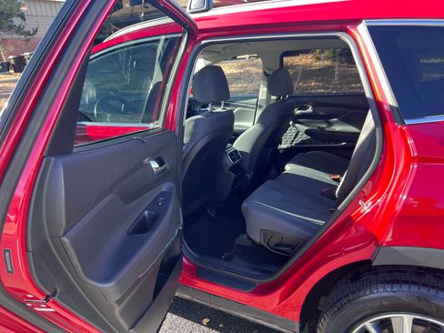 Used 2020 Hyundai Santa Fe SEL w/ Convenience Package image 13