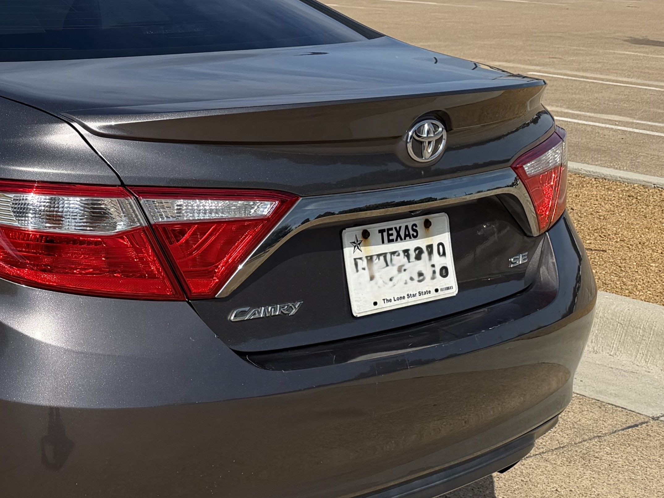 Used 2017 Toyota Camry SE FWD image 9