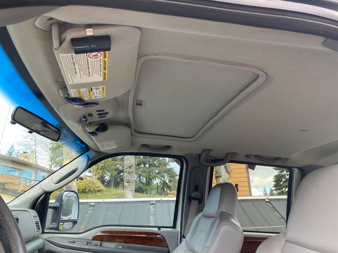 Used 2004 Ford F350 Lariat image 14