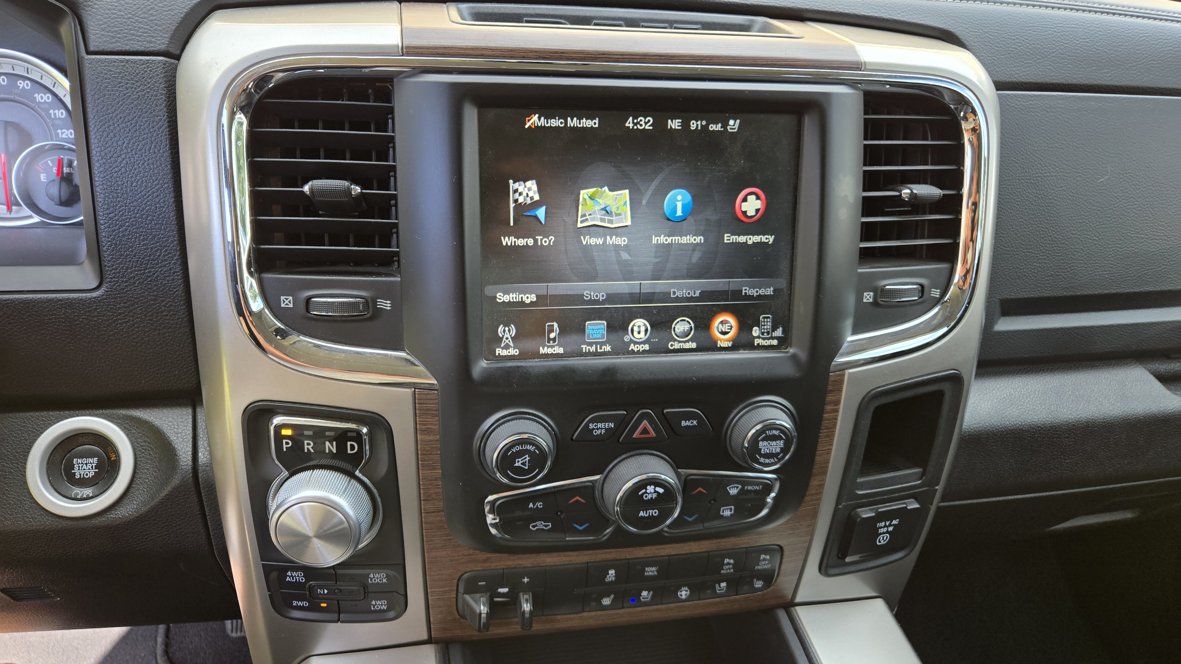 Used 2017 RAM 1500 Laramie w/ Convenience Group AWD/4WD image 26