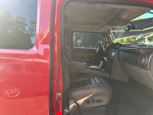 Used 2004 HUMMER H2 image 14