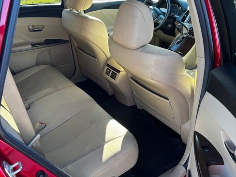 Used 2013 Toyota Venza LE image 23