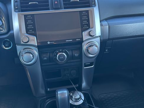 Used 2021 Toyota 4Runner SR5 Premium image 10