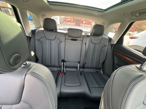 Used 2023 Audi Q5 Prestige w/ Prestige Package image 14