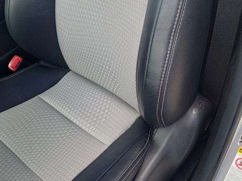 Used 2014 Toyota Camry SE image 5