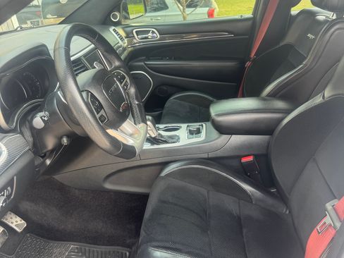 Used 2018 Jeep Grand Cherokee SRT AWD/4WD image 6