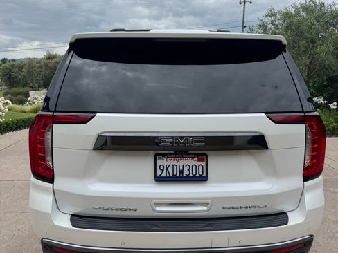 Used 2023 GMC Yukon Denali Ultimate AWD/4WD image 5