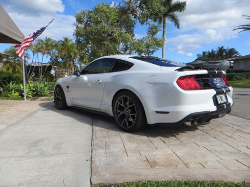 Used 2019 Ford Mustang GT Premium w/ Performance Package - Level 2 image 5