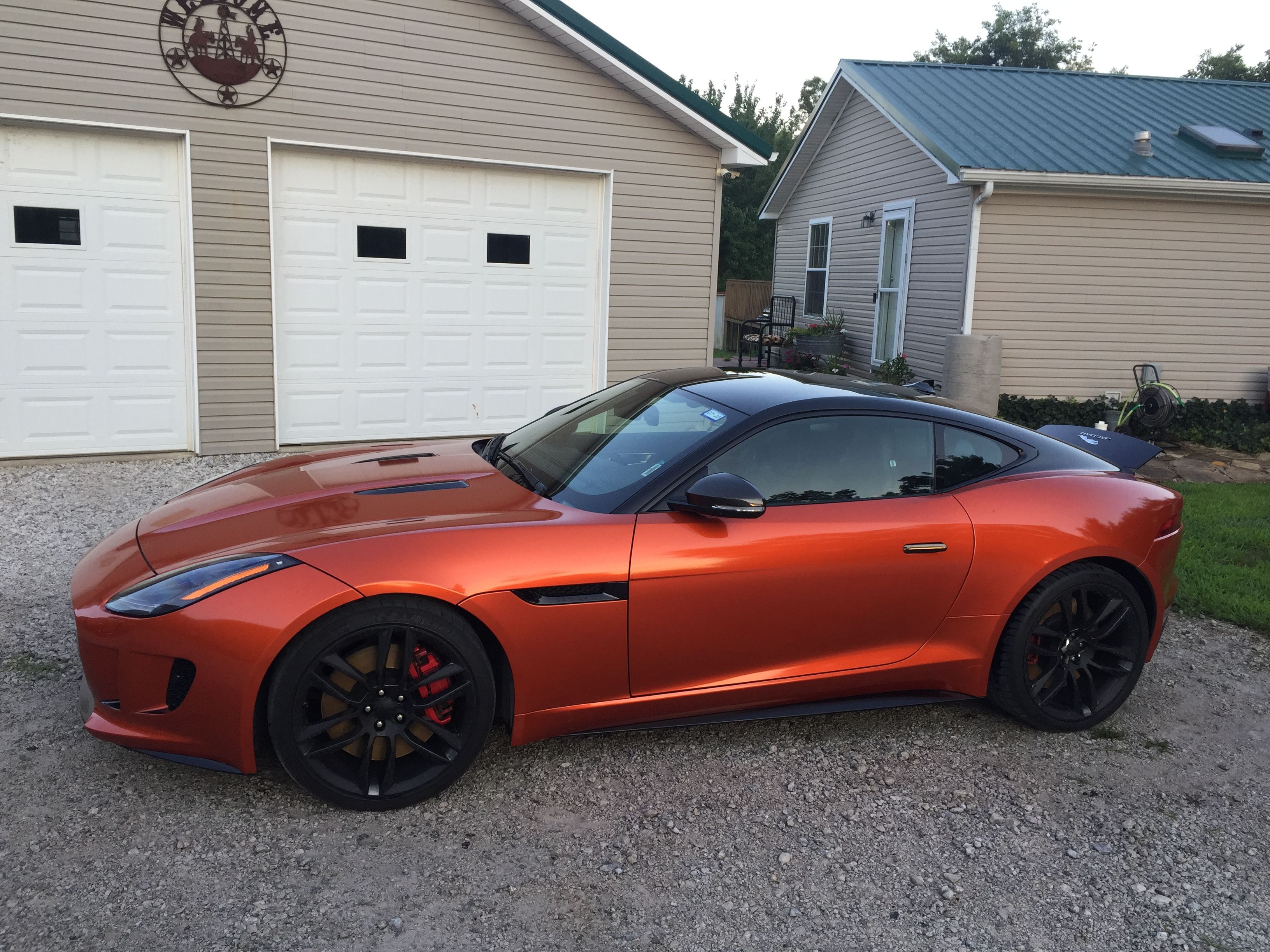 Used 2015 Jaguar F-TYPE R RWD image 8