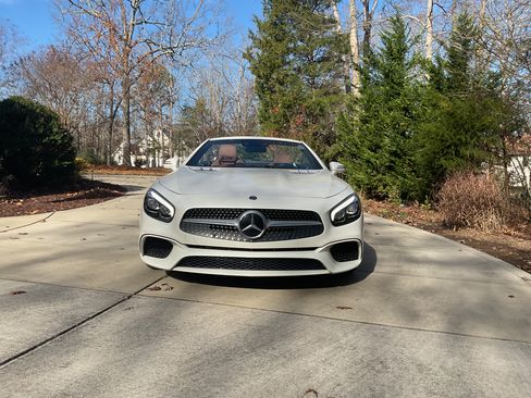 Used 2018 Mercedes-Benz SL 550 image 16