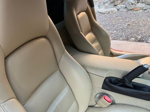 Used 2005 Chevrolet Corvette Coupe w/ Preferred Equipment Group image 11