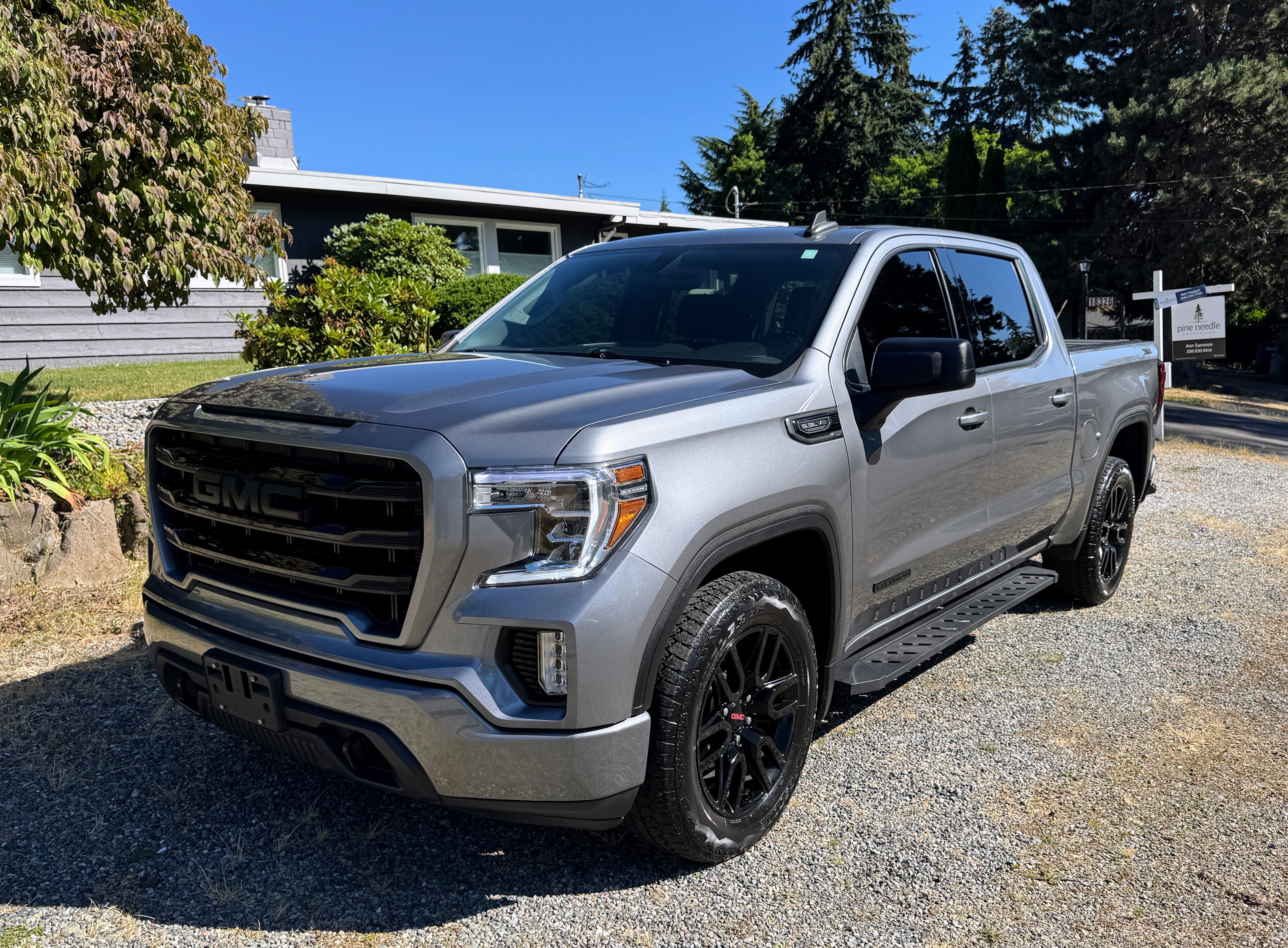 Used 2021 GMC Sierra 1500 Elevation w/ X31 Off-Road Package AWD/4WD image 1