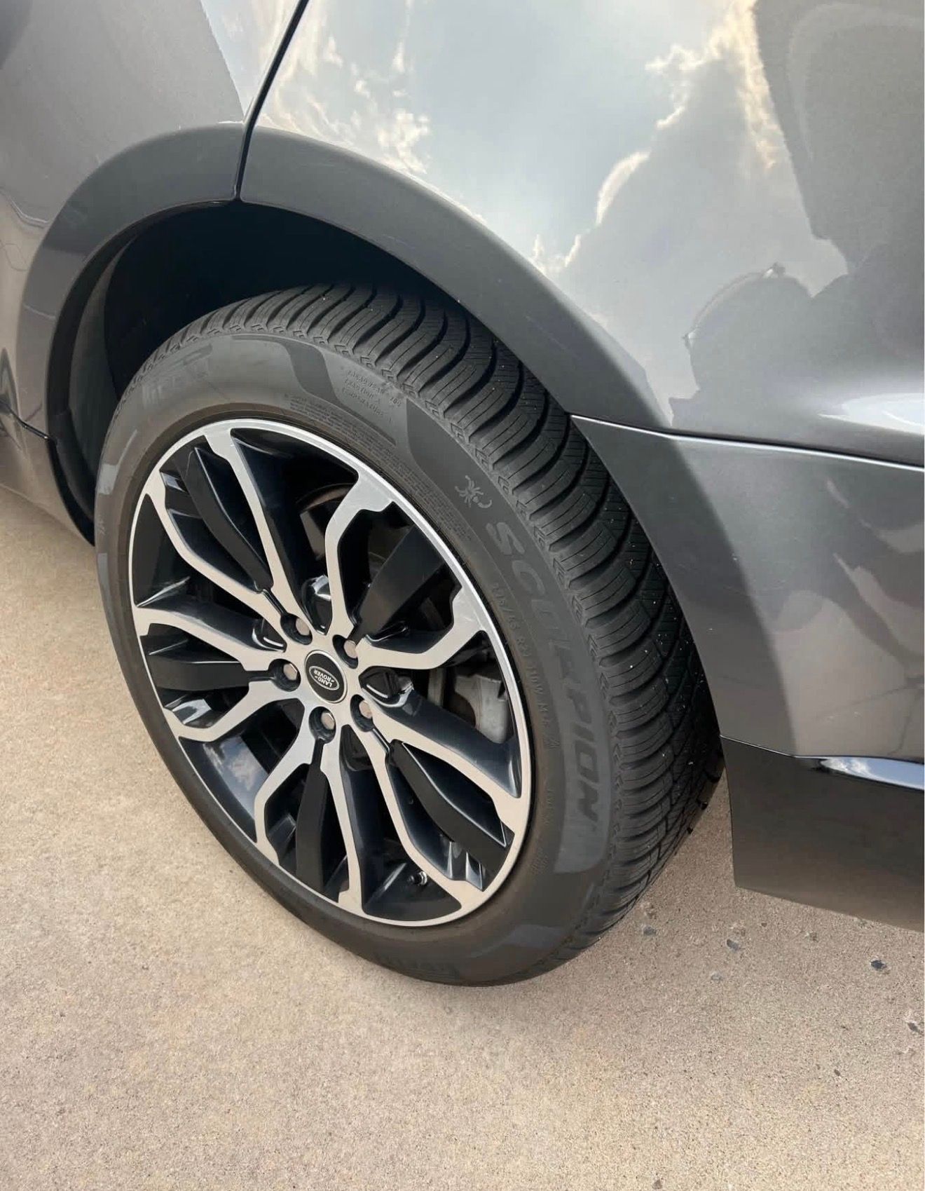 Used 2019 Land Rover Range Rover Sport HSE AWD/4WD image 10