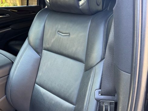 Used 2022 Cadillac Escalade ESV Luxury RWD image 14