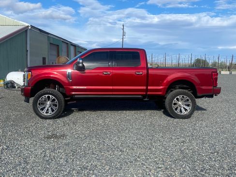 Used 2017 Ford F350 Platinum w/ Platinum Ultimate Package image 4