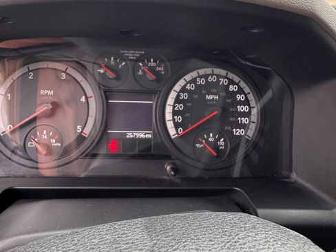 Used 2012 RAM 2500 ST w/ Chrome Appearance Group image 8