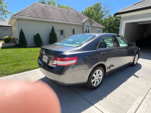 Used 2011 Toyota Camry LE w/ LE Extra-Value Pkg FWD image 14