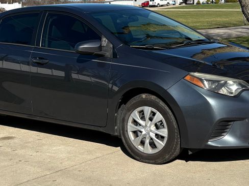 Used 2015 Toyota Corolla L image 2