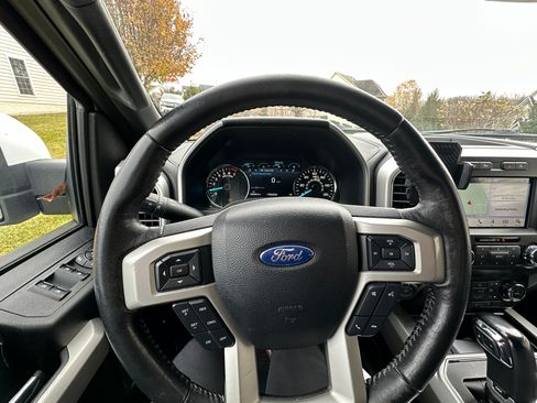 Used 2019 Ford F150 Lariat image 4