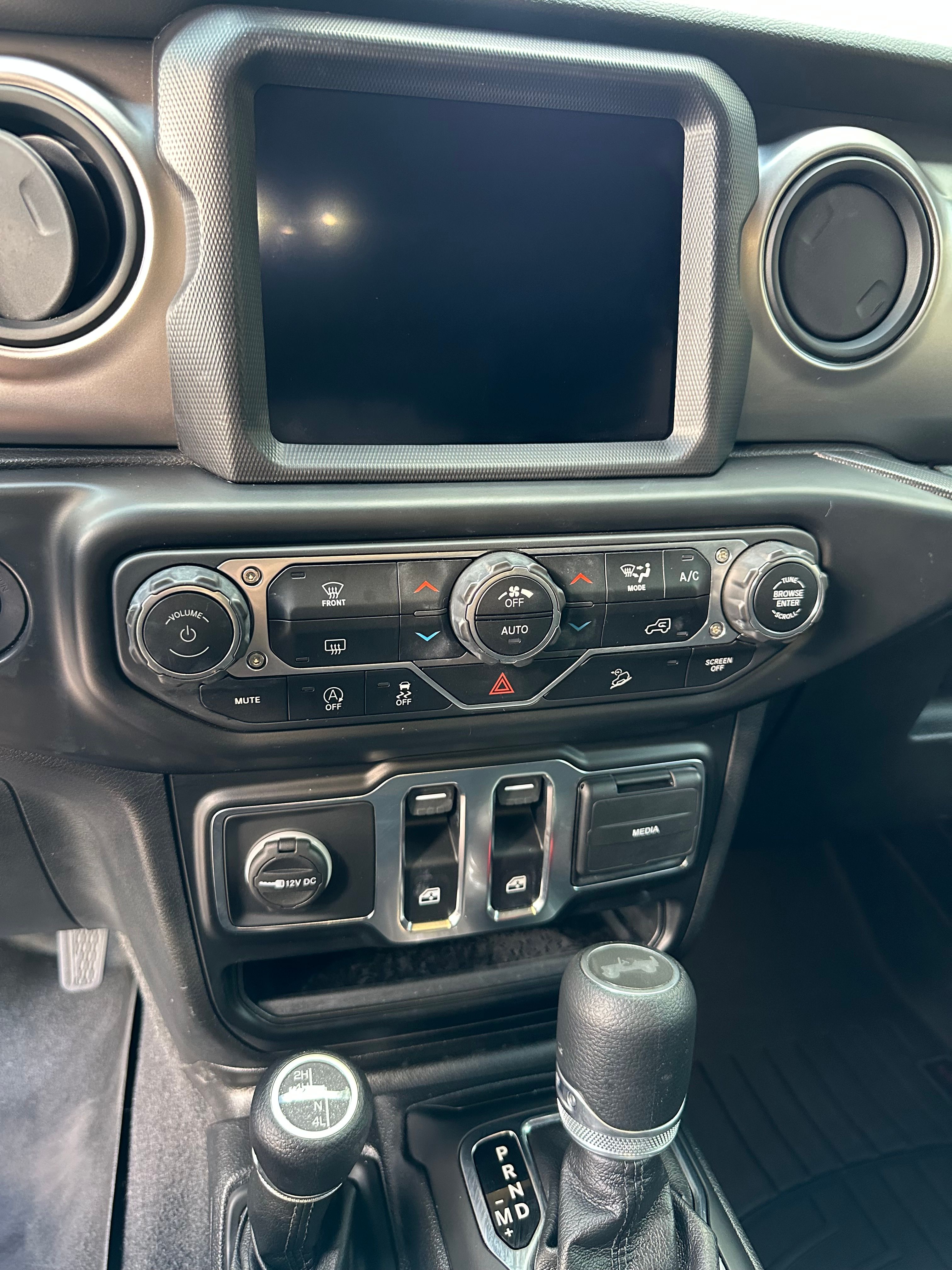 Used 2021 Jeep Wrangler Sport AWD/4WD image 14