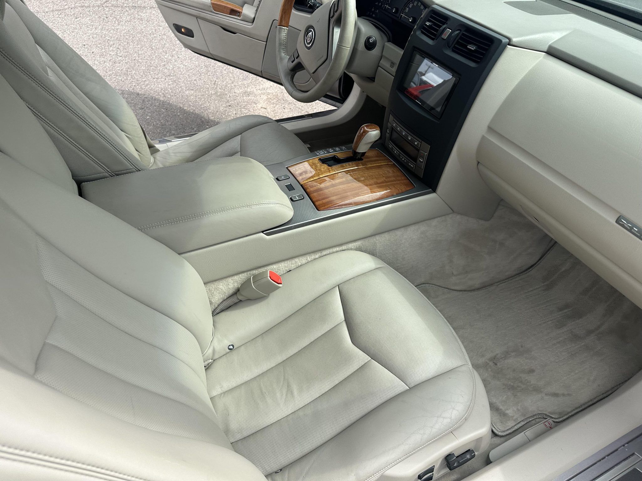 Used 2005 Cadillac XLR RWD image 19