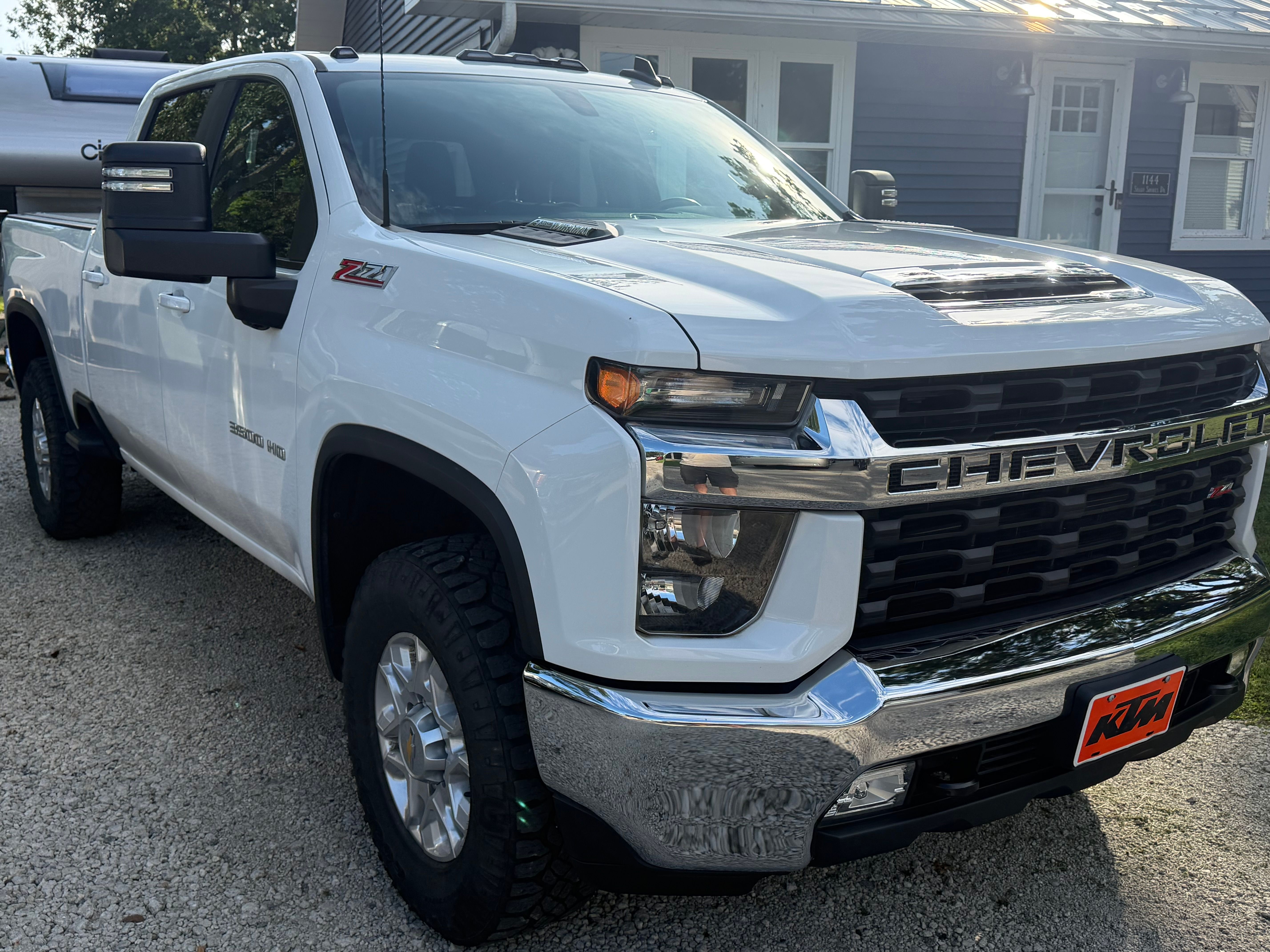 Used 2022 Chevrolet Silverado 3500 LT w/ Convenience Package AWD/4WD image 2