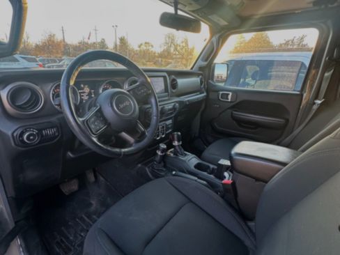 Used 2018 Jeep Wrangler Unlimited Sport S image 11