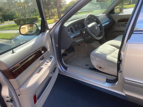 Used 2006 Mercury Grand Marquis GS RWD image 6
