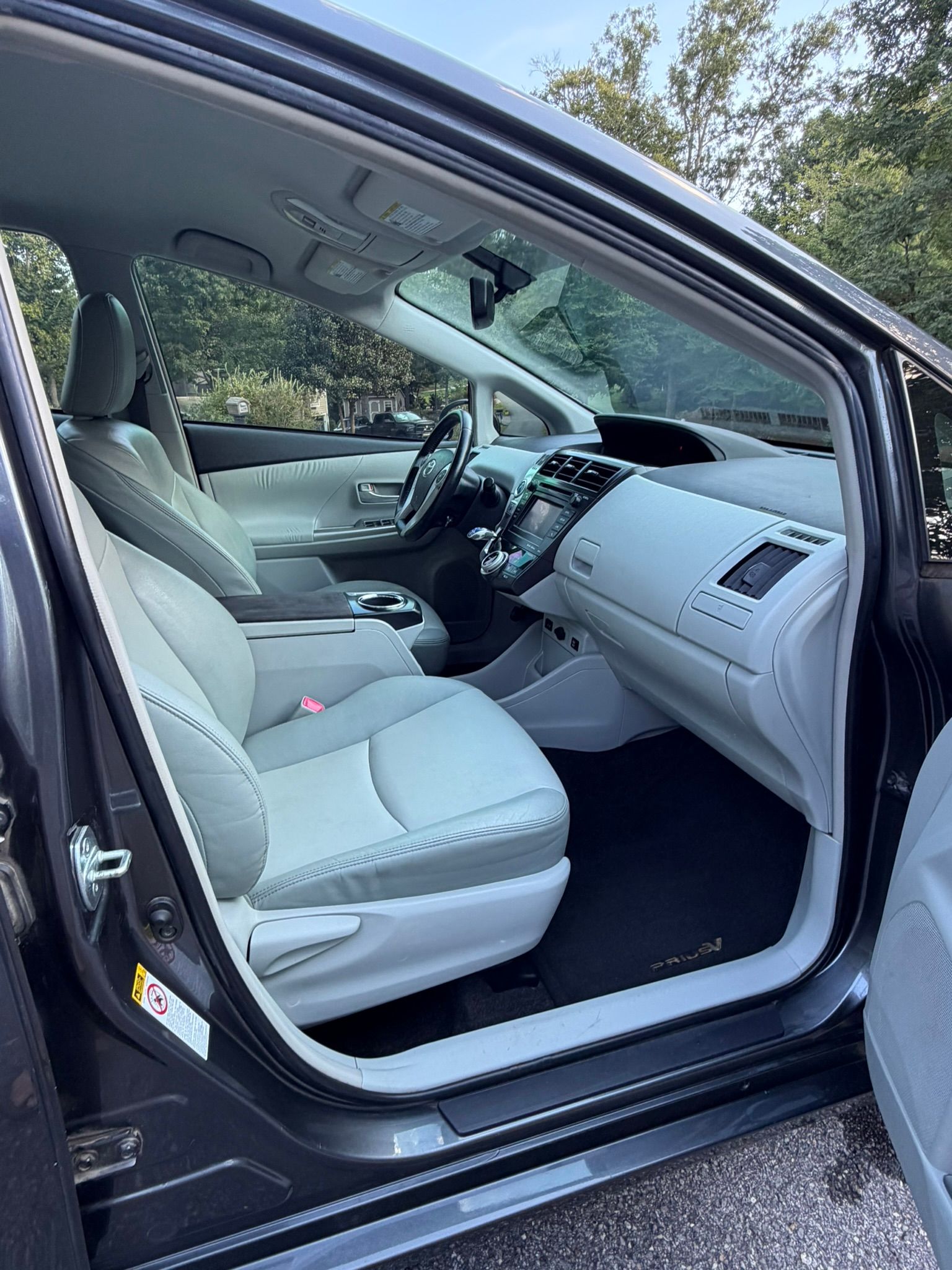 Used 2013 Toyota Prius V Five FWD image 20