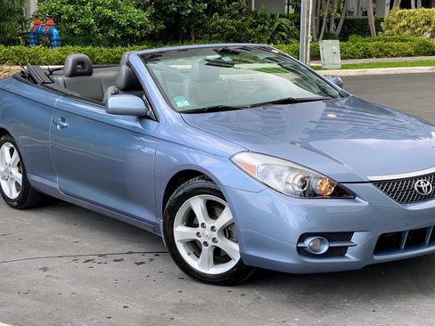 Used 2007 Toyota Solara SLE image 1