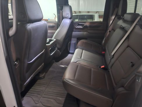 Used 2024 GMC Sierra 3500 Denali w/ Denali Reserve Package image 11