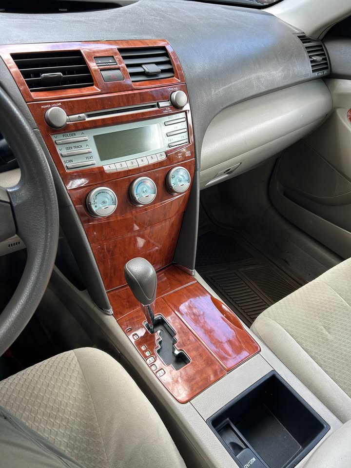 Used 2008 Toyota Camry LE FWD image 12