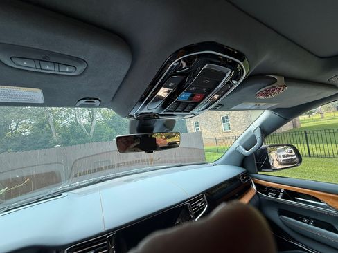 Used 2024 Jeep Grand Wagoneer Series III image 10