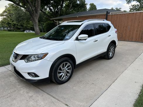 Used 2014 Nissan Rogue SL w/ SL Premium Package FWD image 1