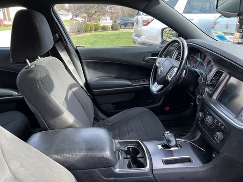 Used 2013 Dodge Charger SXT image 12