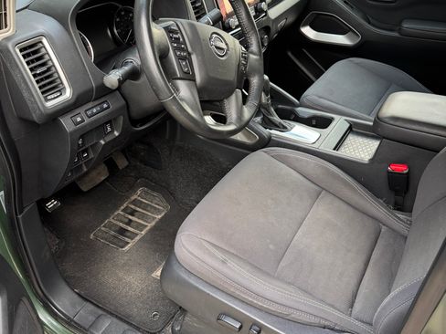 Used 2022 Nissan Frontier SV image 12